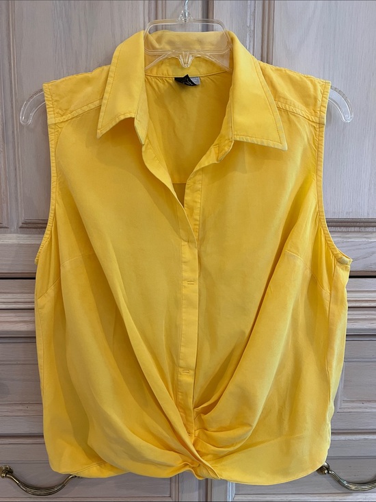 Kut from the Kloth Tops - Kut from the Kloth Yellow Sleeveless Twist-Hem Button Front Blouse